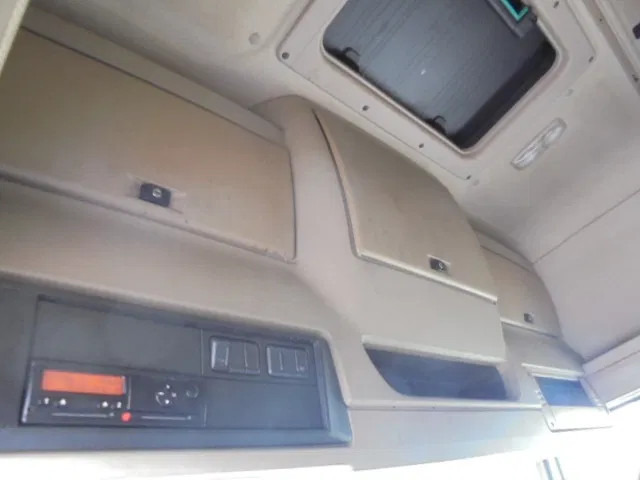 Cabeza tractora DAF CF 400: foto 10
