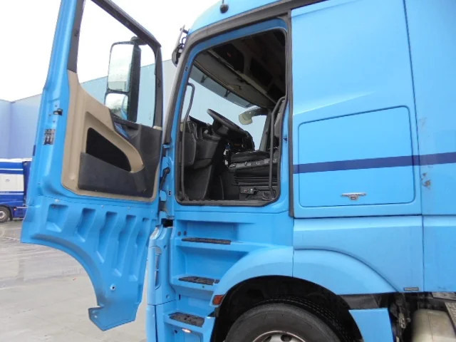 Cabeza tractora Mercedes-Benz Actros 1842 LS EUR6: foto 7