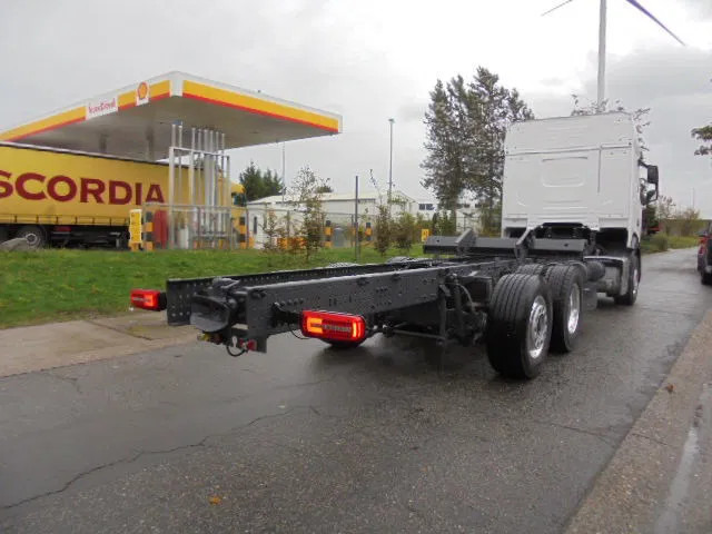 DAF XF 480 6X2 MET FABRIEKS GARANTIE - Camión chasis: foto 5 DAF XF 480 6X2 MET FABRIEKS GARANTIE - Camión chasis: foto 5