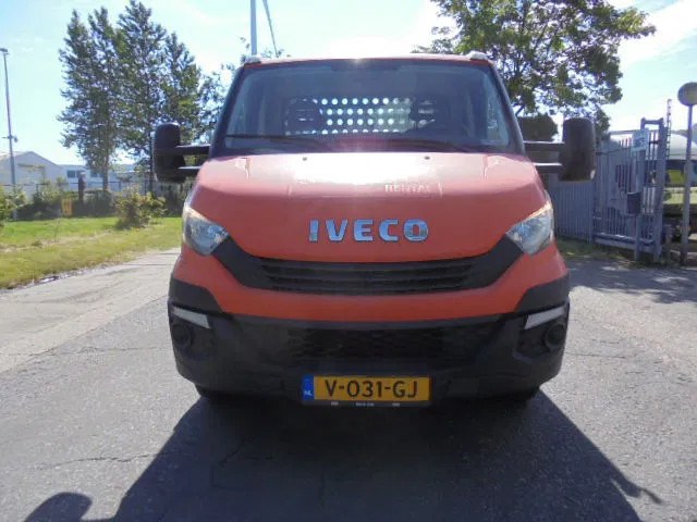 Iveco Daily 35-140 - Furgoneta caja abierta: foto 2 Iveco Daily 35-140 - Furgoneta caja abierta: foto 2