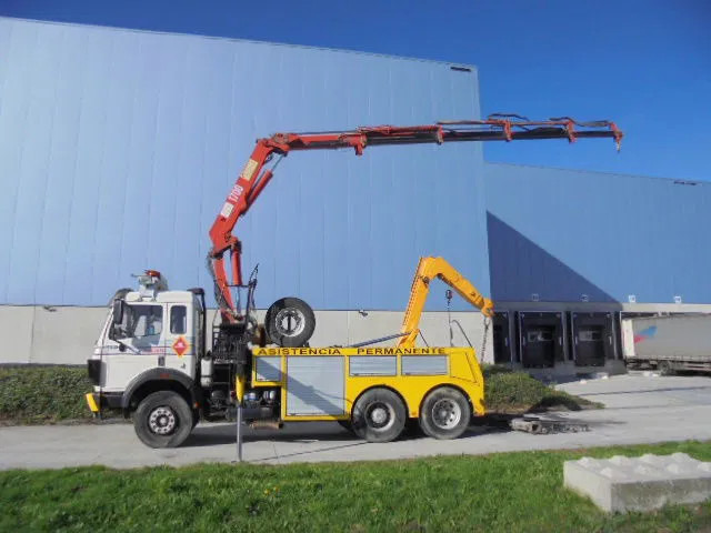 Mercedes-Benz 2435 S/6X2/4 + ROBSON DRIVE - Grua de remolque autos: foto 1 Mercedes-Benz 2435 S/6X2/4 + ROBSON DRIVE - Grua de remolque autos: foto 1