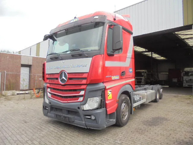 Mercedes-Benz Actros 2542 6X2 - Camión chasis: foto 1 Mercedes-Benz Actros 2542 6X2 - Camión chasis: foto 1