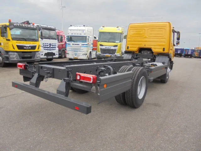 Mercedes-Benz Atego 1518 NEW DEMO MET FABRIEKS GARANTIE - Camión chasis: foto 4 Mercedes-Benz Atego 1518 NEW DEMO MET FABRIEKS GARANTIE - Camión chasis: foto 4
