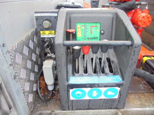 Camión caja abierta, Camión grúa Renault Midlum 240 D12: foto 7