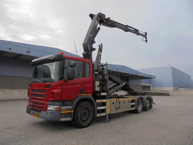 Scania P400 6X2 - Camión multibasculante, Camión grúa: foto 1 Scania P400 6X2 - Camión multibasculante, Camión grúa: foto 1