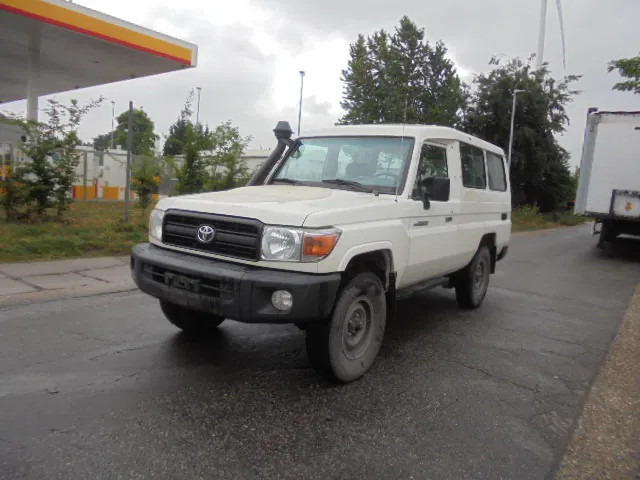 Toyota Land Cruiser HZJ78L 4X4 EXPORT OUTSIDE EU ONLY - Coche: foto 1 Toyota Land Cruiser HZJ78L 4X4 EXPORT OUTSIDE EU ONLY - Coche: foto 1