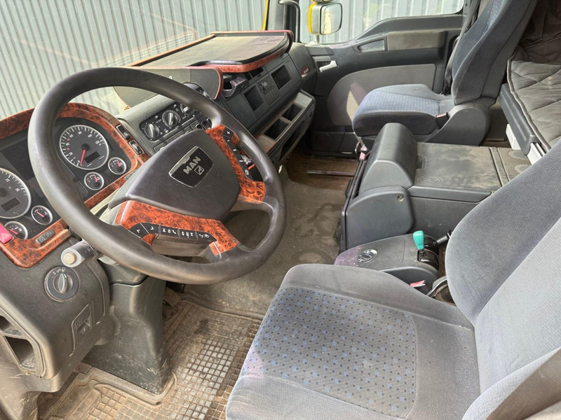 MAN TGA 26.440, 6X4 - Cabeza tractora: foto 5 MAN TGA 26.440, 6X4 - Cabeza tractora: foto 5