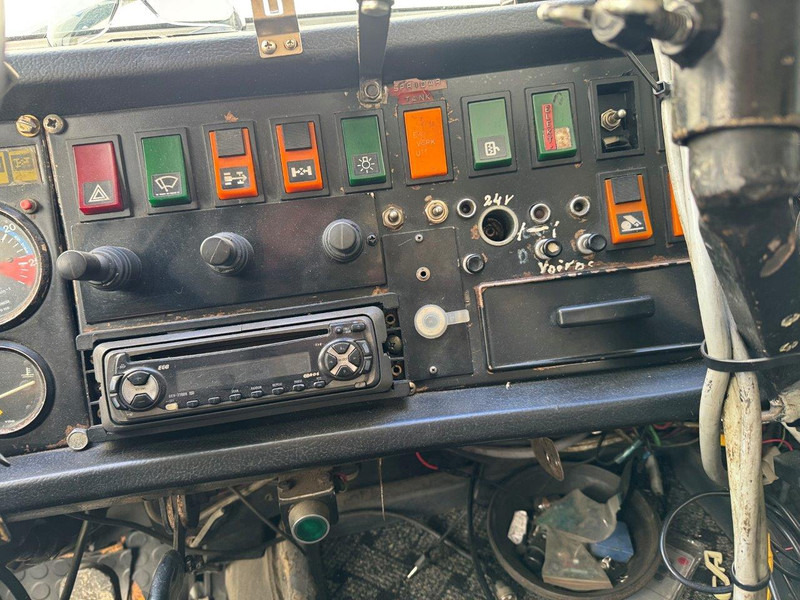 Cabeza tractora Volvo N12, N1225: foto 8