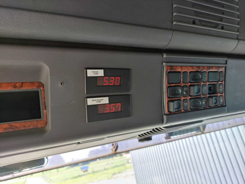 Camión portavehículos Scania 124 car transporter: foto 11