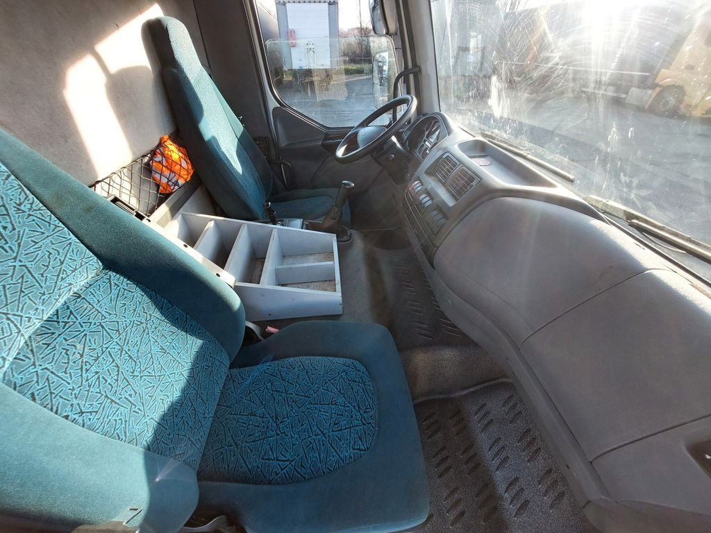 Camión lona DAF FA LF 45.220 E12 4x2: foto 13 Camión lona DAF FA LF 45.220 E12 4x2: foto 13