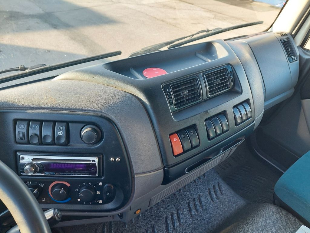 Camión lona DAF FA LF 45.220 E12 4x2: foto 16 Camión lona DAF FA LF 45.220 E12 4x2: foto 16