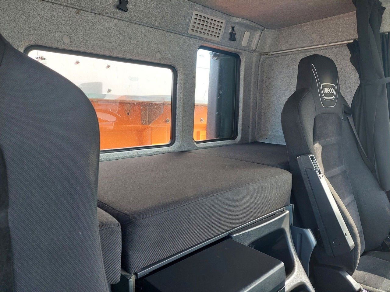 Leasing de  Iveco AD 260T46 BB Meiller Bordmatik 6x4 Iveco AD 260T46 BB Meiller Bordmatik 6x4: foto 39