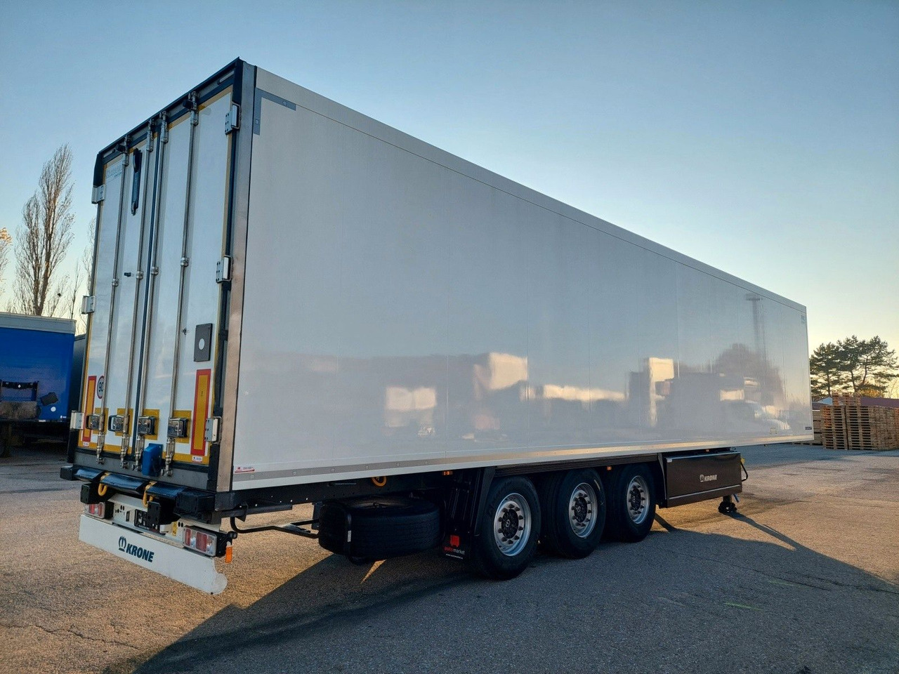 Krone SD Thermo King SLXi 300 - Semirremolque frigorífico: foto 4 Krone SD Thermo King SLXi 300 - Semirremolque frigorífico: foto 4