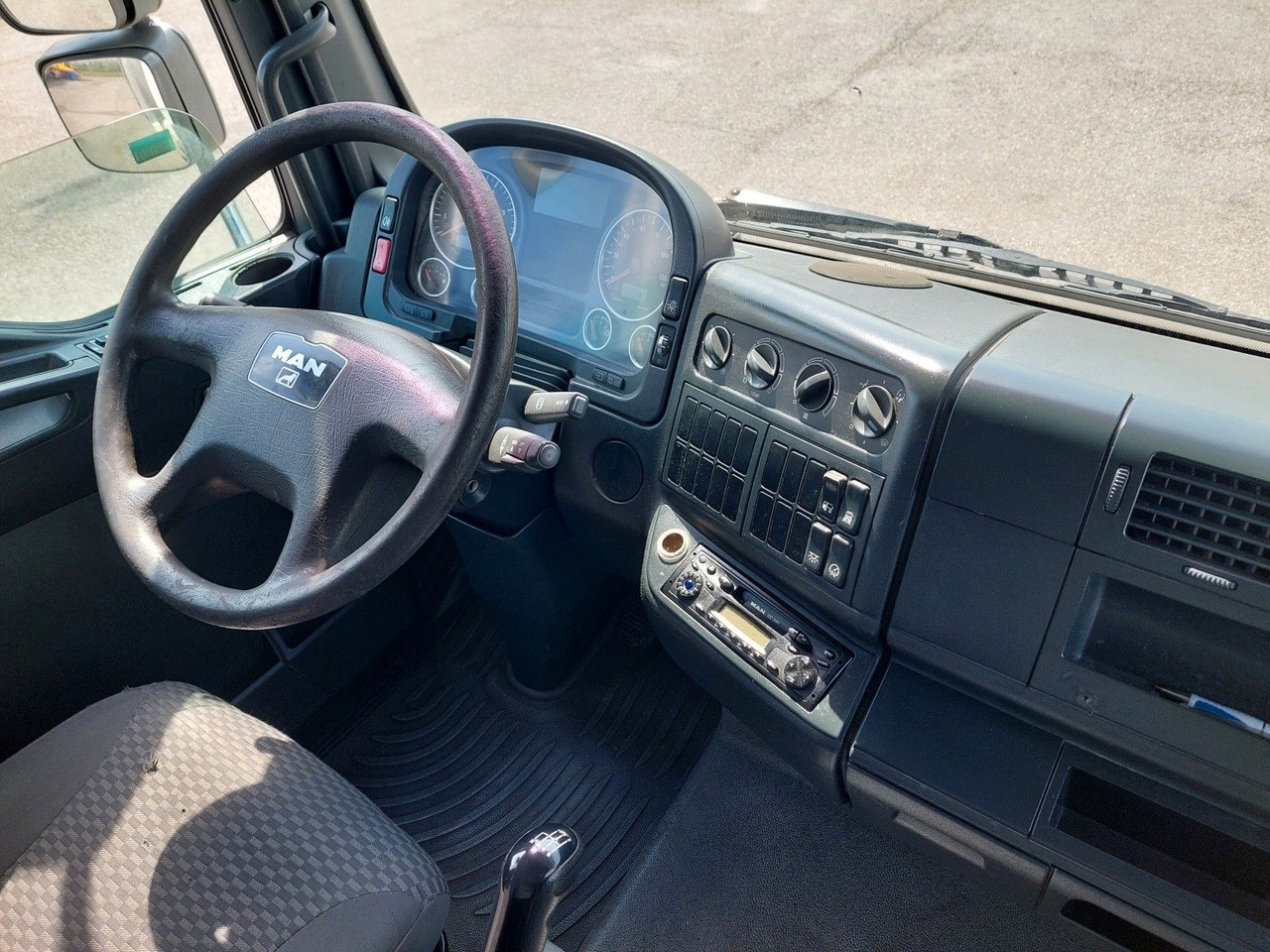 Leasing de  MAN TGL 8.180 4X2 BL MAN TGL 8.180 4X2 BL: foto 14