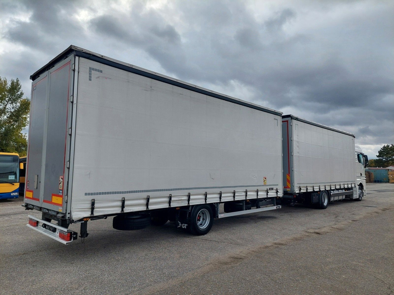 MAN TGX 18.470 LL + Gniotpol G-4080 120 m3 Durchbar - Camión lona: foto 4 MAN TGX 18.470 LL + Gniotpol G-4080 120 m3 Durchbar - Camión lona: foto 4