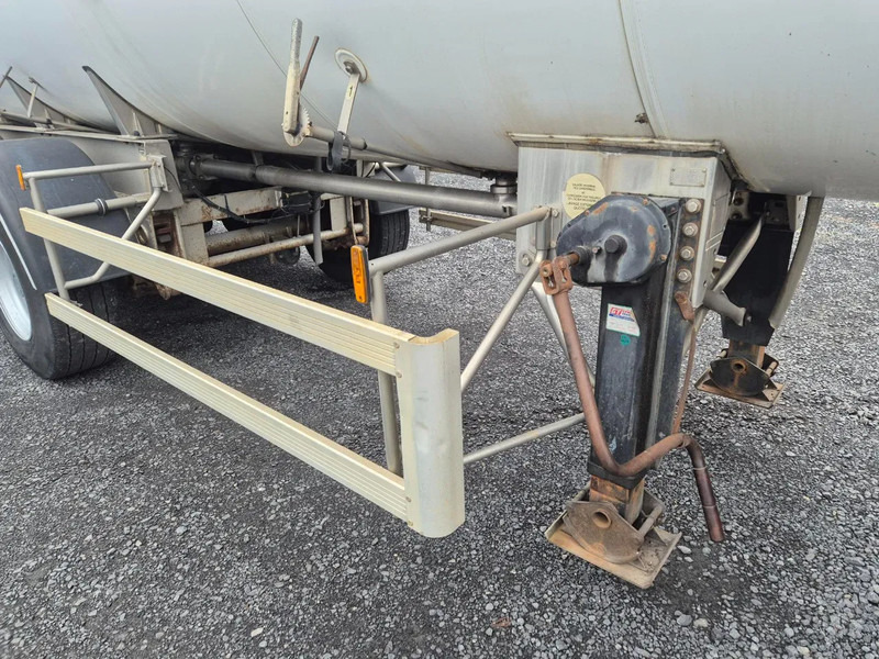 Leasing de Magyar INSULATED INOX TANK 26000L - 3 COMP - LEAF/LAMES Magyar INSULATED INOX TANK 26000L - 3 COMP - LEAF/LAMES: foto 17