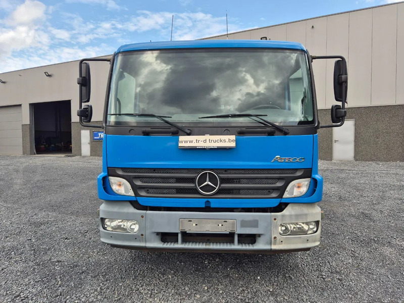 Mercedes-Benz Atego 1218 HOOK SYSTEM + CONTAINER INCLUDED (!) - Camión multibasculante: foto 2 Mercedes-Benz Atego 1218 HOOK SYSTEM + CONTAINER INCLUDED (!) - Camión multibasculante: foto 2