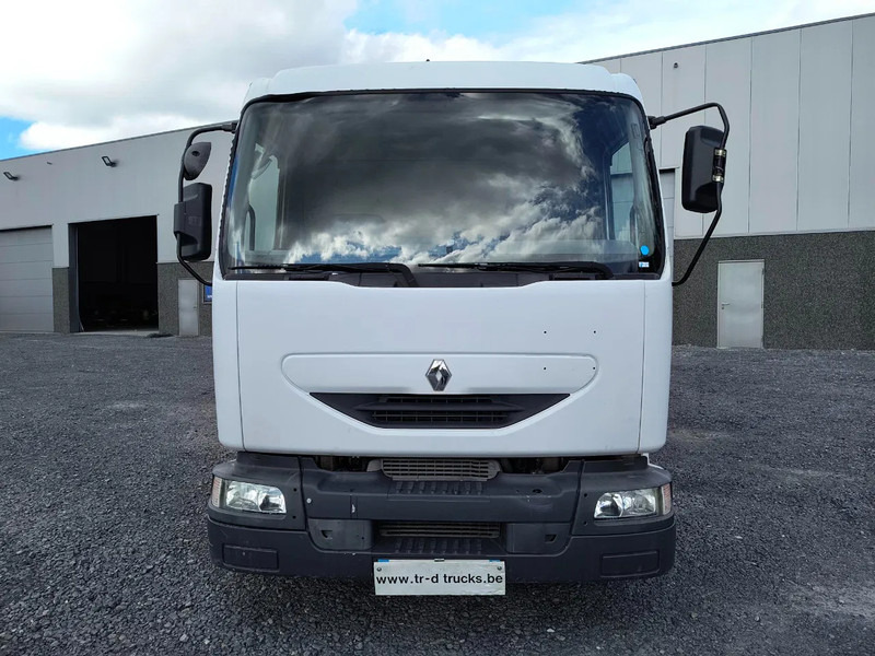 Renault Midlum 220 8000L FUEL / CARBURANT TANK - 3 COMP/ A LAMES - Camión cisterna: foto 2 Renault Midlum 220 8000L FUEL / CARBURANT TANK - 3 COMP/ A LAMES - Camión cisterna: foto 2