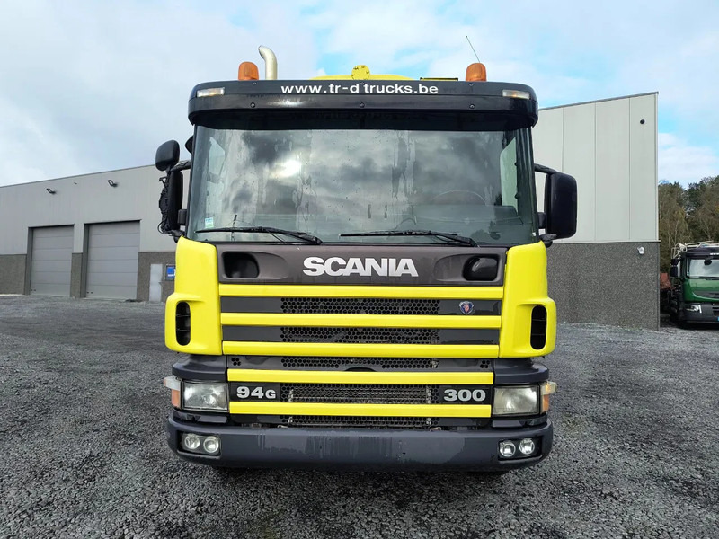 Scania 94 G.300 6X2 FOODBULK SILO - 8 COMP. - STEERING AXLE - Camión cisterna: foto 2 Scania 94 G.300 6X2 FOODBULK SILO - 8 COMP. - STEERING AXLE - Camión cisterna: foto 2
