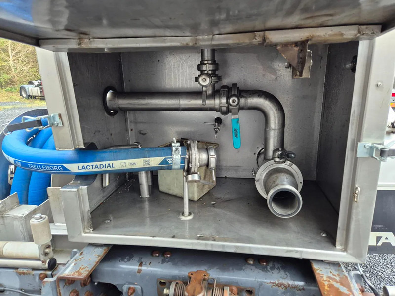 Camión cisterna para transporte de leche Scania P340 INSULATED INOX TANK 15000L - 1 COMP - RETARDER: foto 19 Camión cisterna para transporte de leche Scania P340 INSULATED INOX TANK 15000L - 1 COMP - RETARDER: foto 19