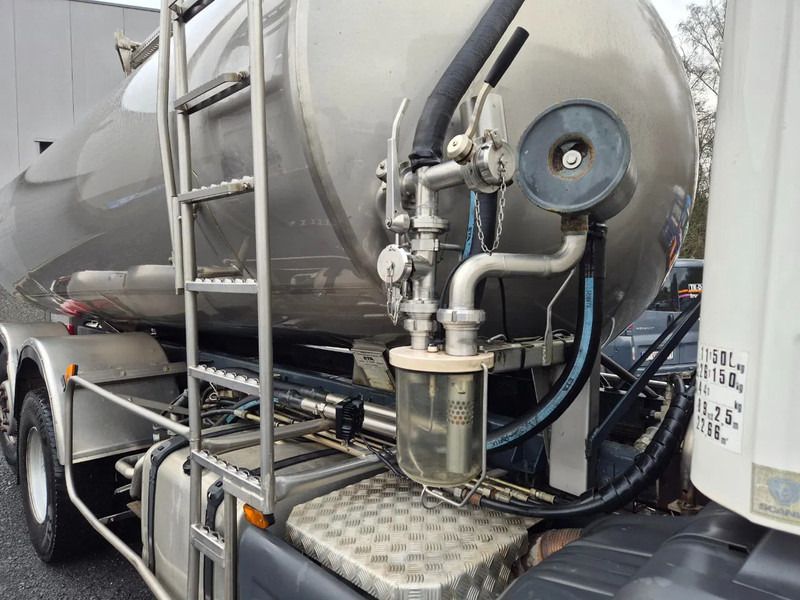 Camión cisterna para transporte de leche Scania P340 INSULATED INOX TANK 15000L - 1 COMP - RETARDER: foto 16 Camión cisterna para transporte de leche Scania P340 INSULATED INOX TANK 15000L - 1 COMP - RETARDER: foto 16