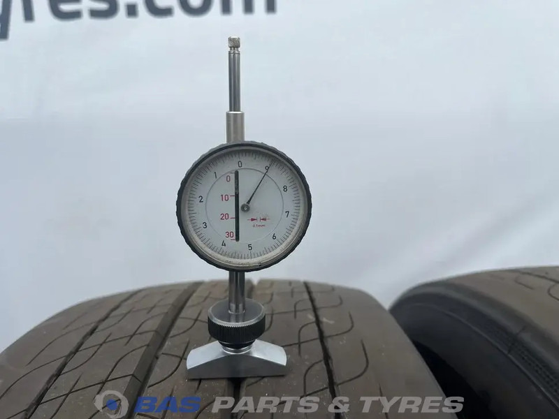 Continental Continental 315/70R22.5 EfficientPro HS5 156/150 M+S 3PMSF gebruikte set - Neumático para Camión: foto 3 Continental Continental 315/70R22.5 EfficientPro HS5 156/150 M+S 3PMSF gebruikte set - Neumático para Camión: foto 3