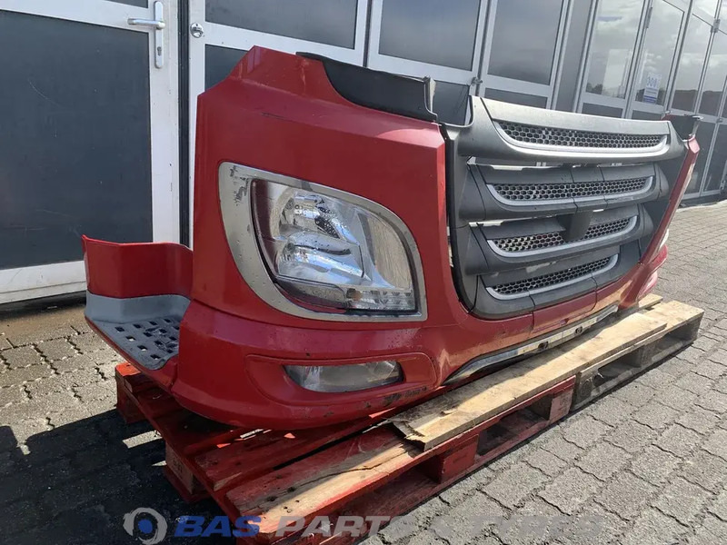 DAF XF106 Bumper DAF 2033875 - Parachoques para Camión: foto 3 DAF XF106 Bumper DAF 2033875 - Parachoques para Camión: foto 3
