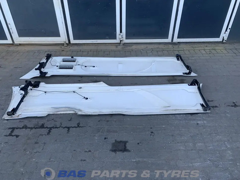DAF XF106 Sideskirt Set DAF 1903109 - Carrocería y exterior para Camión: foto 4 DAF XF106 Sideskirt Set DAF 1903109 - Carrocería y exterior para Camión: foto 4