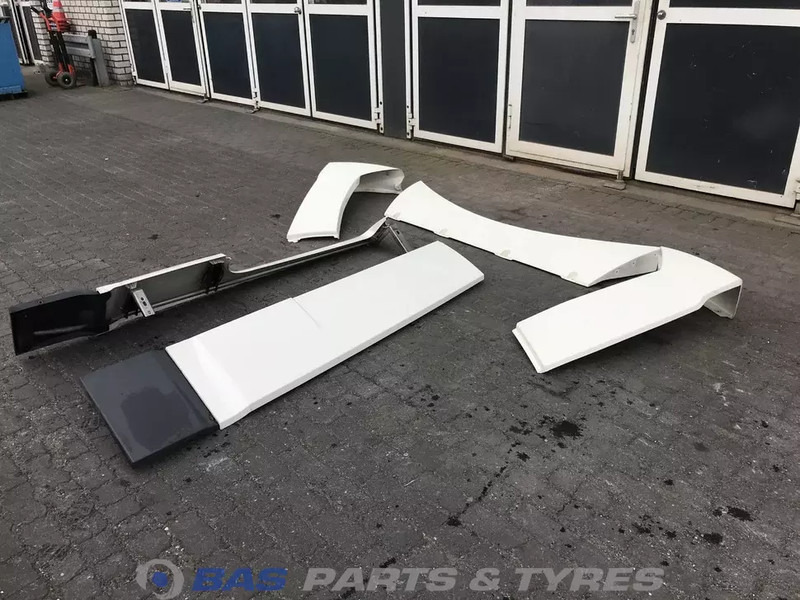DAF XF106 Spoilerset DAF Super Space Cab L2H3 1671843 - Aerodinámica/ Spoiler para Camión: foto 2 DAF XF106 Spoilerset DAF Super Space Cab L2H3 1671843 - Aerodinámica/ Spoiler para Camión: foto 2