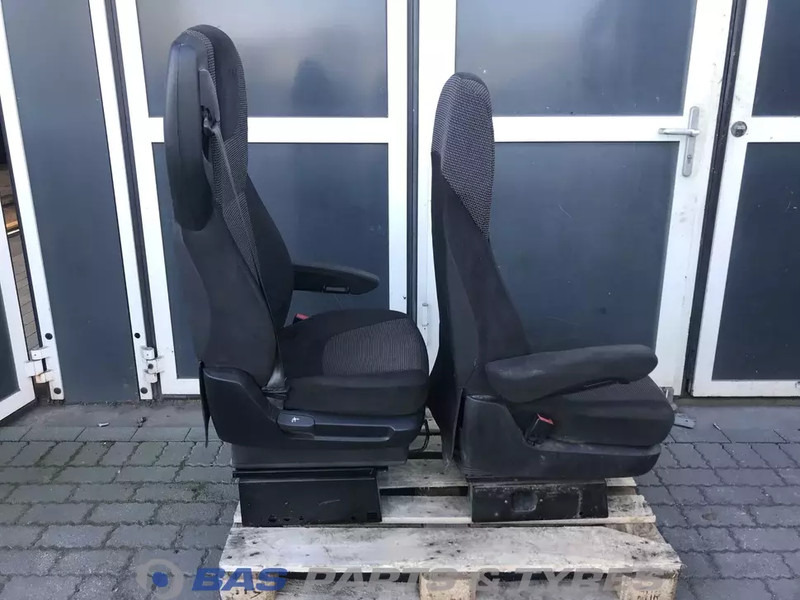 DAF XF106 Stoelen set DAF 1844320 - Asiento para Camión: foto 4 DAF XF106 Stoelen set DAF 1844320 - Asiento para Camión: foto 4