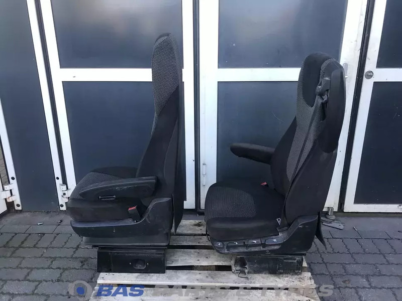 DAF XF106 Stoelen set DAF 1844320 - Asiento para Camión: foto 2 DAF XF106 Stoelen set DAF 1844320 - Asiento para Camión: foto 2