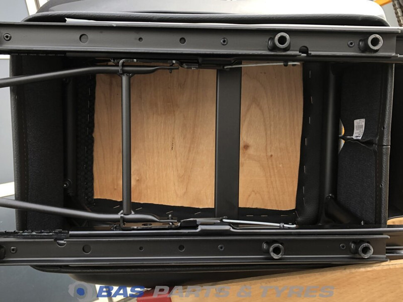 MAN Bijrijdersstoel MAN ONBEKEND - Asiento para Camión: foto 5 MAN Bijrijdersstoel MAN ONBEKEND - Asiento para Camión: foto 5