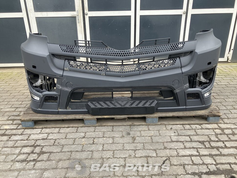 Mercedes-Benz Actros MP4 Bumper Mercedes A 960 880 16 90 - Parachoques para Camión: foto 1 Mercedes-Benz Actros MP4 Bumper Mercedes A 960 880 16 90 - Parachoques para Camión: foto 1