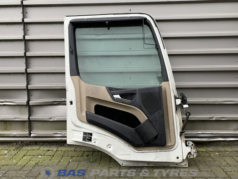Mercedes-Benz Arocs Portier Links Mercedes A 960 720 25 03 - Puerta y piezas para Camión: foto 2 Mercedes-Benz Arocs Portier Links Mercedes A 960 720 25 03 - Puerta y piezas para Camión: foto 2