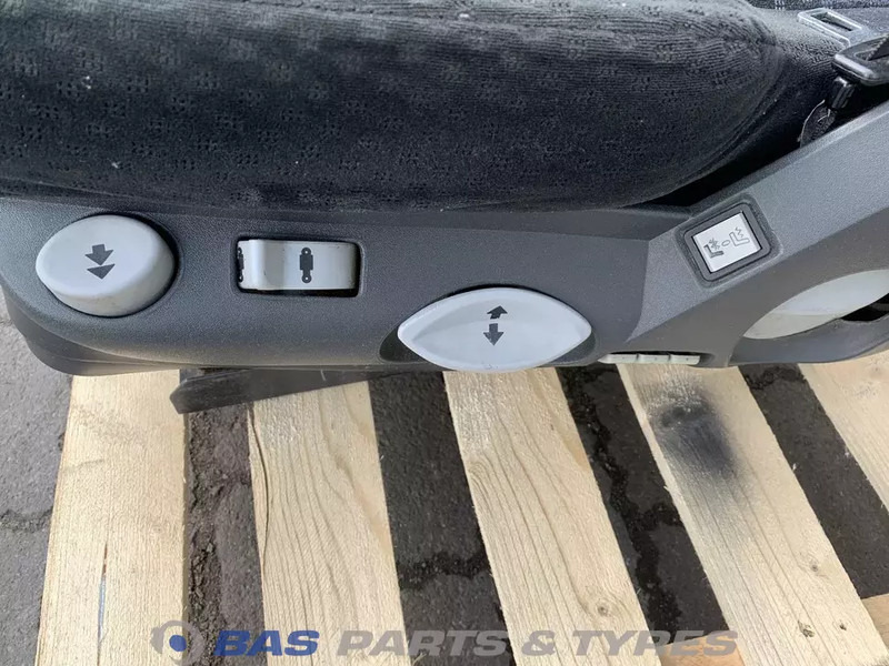 Mercedes-Benz Atego MP2 Stoel Mercedes A 940 910 69 02 - Asiento para Camión: foto 5 Mercedes-Benz Atego MP2 Stoel Mercedes A 940 910 69 02 - Asiento para Camión: foto 5