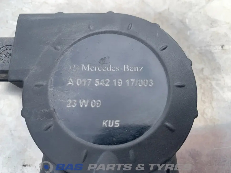 Depósito de combustible para Camión Mercedes-Benz Brandstoftank Mercedes 290 Liter A 960 470 00 04: foto 6