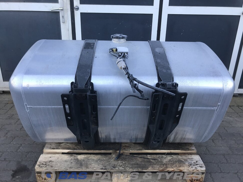 Mercedes-Benz Brandstoftank Mercedes 570 Liter A 960 475 27 03 - Depósito de combustible para Camión: foto 3 Mercedes-Benz Brandstoftank Mercedes 570 Liter A 960 475 27 03 - Depósito de combustible para Camión: foto 3