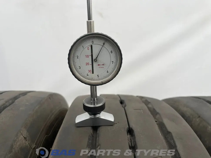 Michelin Michelin 205/65R17.5 X Multi T2 132/130 J M+S 3PMSF gebruikte set - Neumático para Camión: foto 3 Michelin Michelin 205/65R17.5 X Multi T2 132/130 J M+S 3PMSF gebruikte set - Neumático para Camión: foto 3