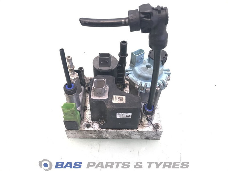 Renault AdBlue pomp Renault 7421679299 - Piezas de recambio para Camión: foto 3 Renault AdBlue pomp Renault 7421679299 - Piezas de recambio para Camión: foto 3