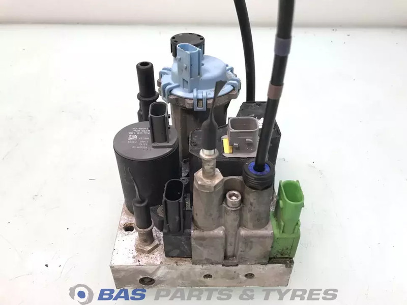 Renault AdBlue pomp Renault 7421679299 - Piezas de recambio para Camión: foto 2 Renault AdBlue pomp Renault 7421679299 - Piezas de recambio para Camión: foto 2