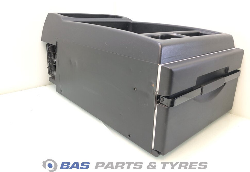 Renault D-Serie Koelkast Renault 35 Liter 7484553932 - Piezas de recambio para Camión: foto 4 Renault D-Serie Koelkast Renault 35 Liter 7484553932 - Piezas de recambio para Camión: foto 4