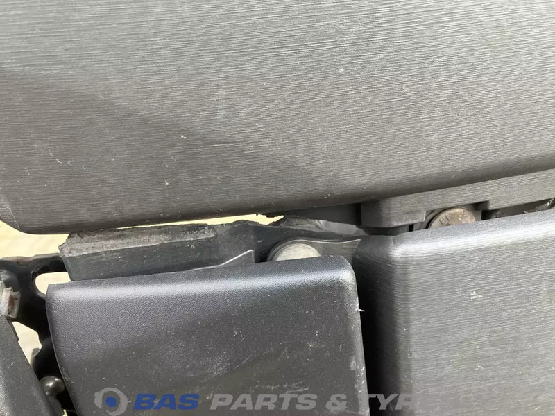 Parachoques para Camión Renault T-Serie Bumper Renault 7482291437: foto 10 Parachoques para Camión Renault T-Serie Bumper Renault 7482291437: foto 10