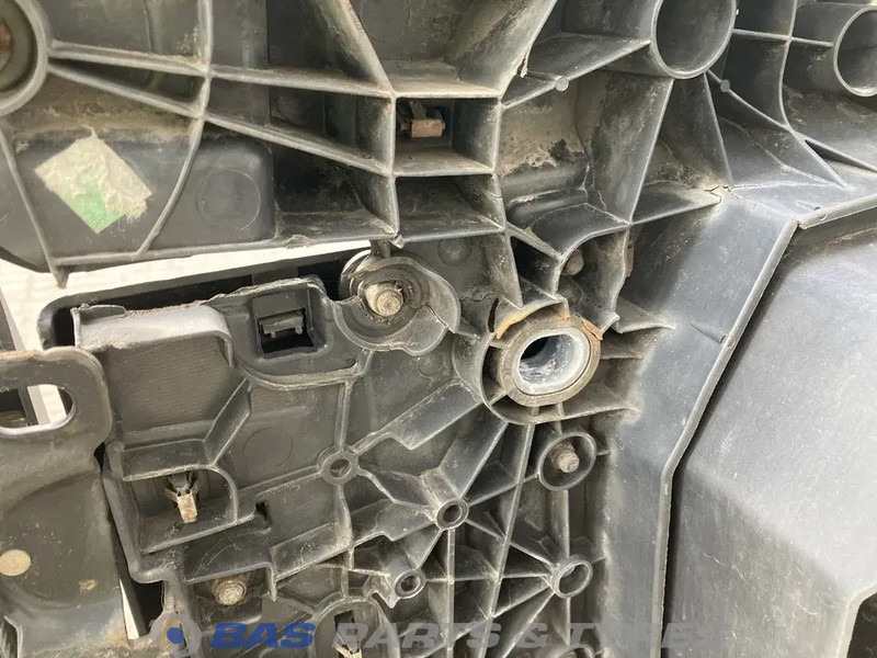 Parachoques para Camión Renault T-Serie Bumper Renault 7482291437: foto 6 Parachoques para Camión Renault T-Serie Bumper Renault 7482291437: foto 6