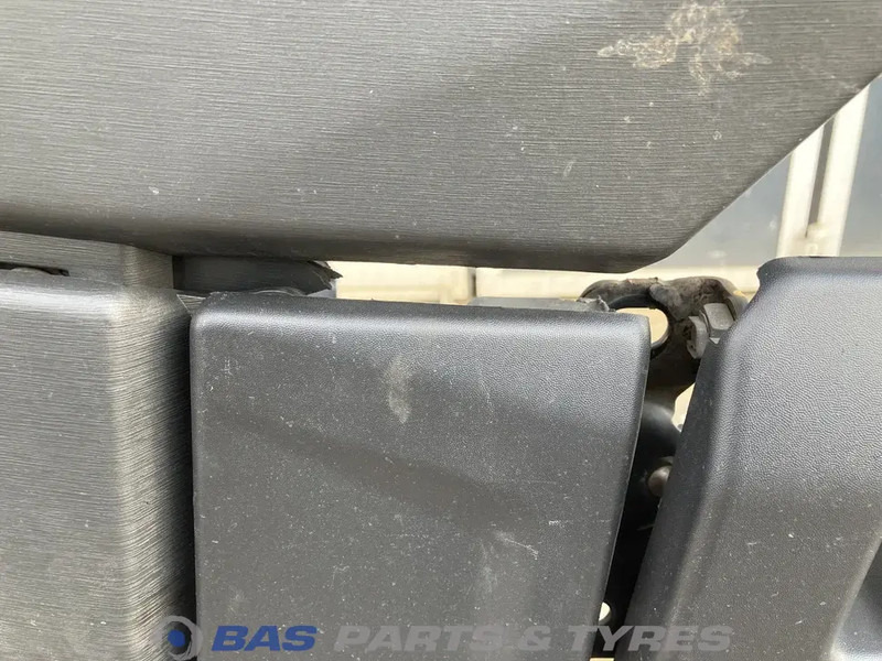 Parachoques para Camión Renault T-Serie Bumper Renault 7482291437: foto 11 Parachoques para Camión Renault T-Serie Bumper Renault 7482291437: foto 11