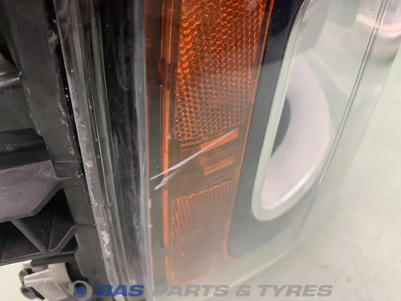 Scania Koplamp Rechts 2674391 - Faro delantero para Camión: foto 2 Scania Koplamp Rechts 2674391 - Faro delantero para Camión: foto 2