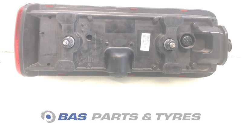 Volvo Achterlicht Rechts Volvo 21735299 - Luz trasera para Camión: foto 2 Volvo Achterlicht Rechts Volvo 21735299 - Luz trasera para Camión: foto 2