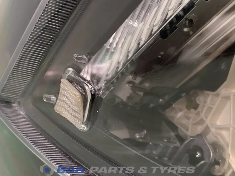 Volvo FH16 (FH5) Koplamp Links 22656781 - Faro delantero para Camión: foto 4 Volvo FH16 (FH5) Koplamp Links 22656781 - Faro delantero para Camión: foto 4