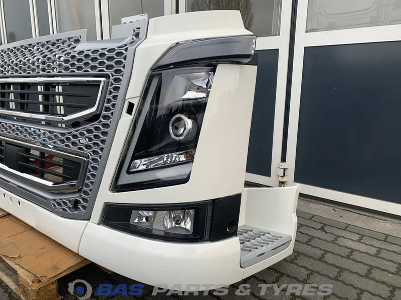 Volvo FH4 Bumper Volvo 82492251 - Parachoques para Camión: foto 2 Volvo FH4 Bumper Volvo 82492251 - Parachoques para Camión: foto 2