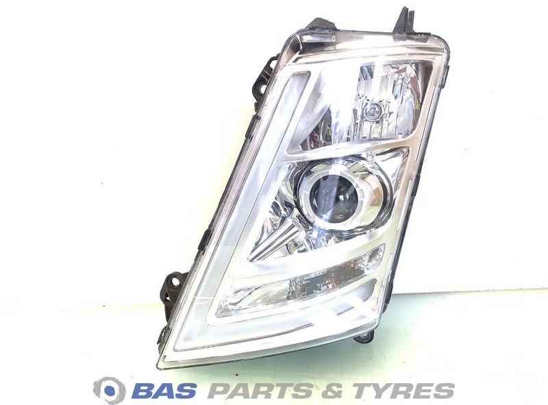 Volvo FH4 - Faro delantero para Camión: foto 1 Volvo FH4 - Faro delantero para Camión: foto 1