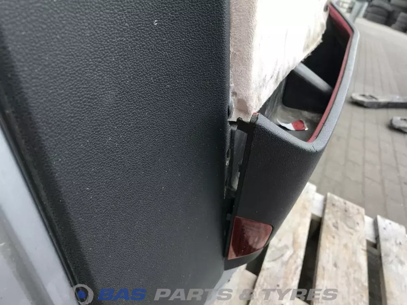 Puerta y piezas para Camión Volvo FH4 Portier Links Volvo 82183078: foto 6 Puerta y piezas para Camión Volvo FH4 Portier Links Volvo 82183078: foto 6